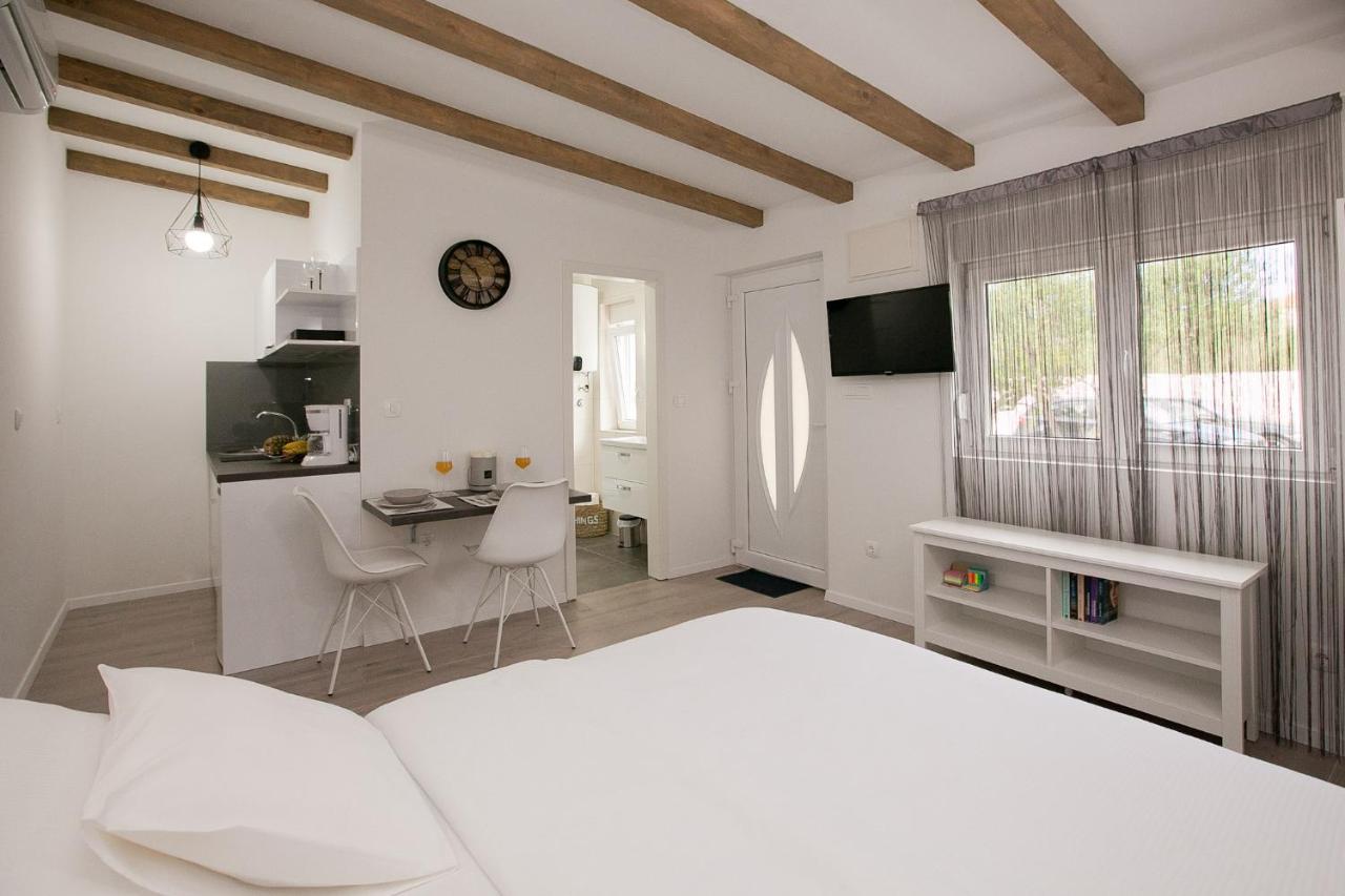 Studio Apartments Tara Zadar Exterior foto
